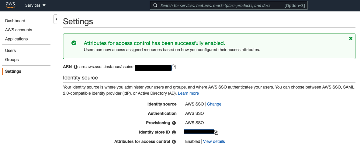 Kontrola branż wysoce regulowanych przy użyciu Amazon Aurora PostgreSQL
